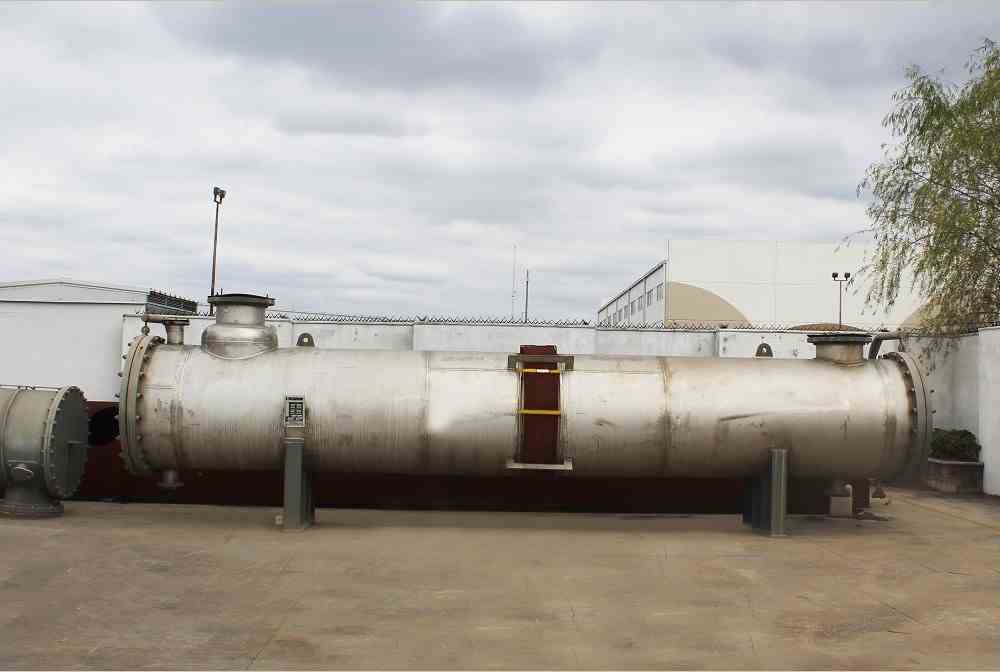 1979 Sq Ft Melter SA de CV Stainless Steel Shell & Tube Heat Exchanger