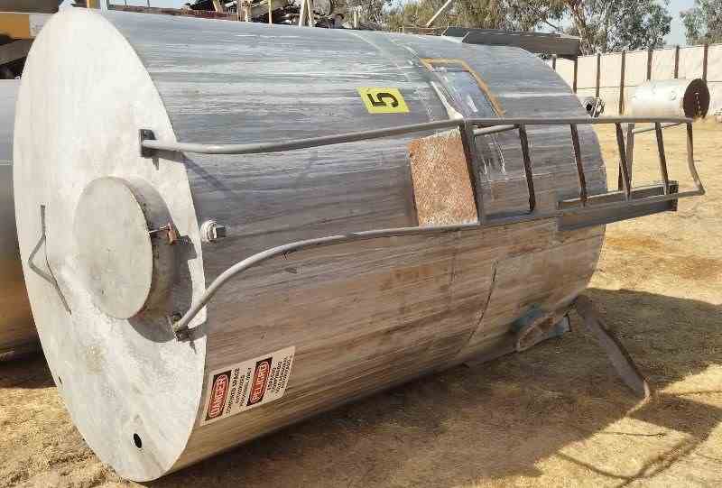 2000 Gal Stainless Steel Tank