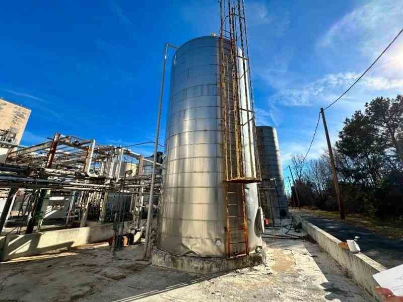 20000 Gallon Stainless Steel Storage Tank - Industrial Air Inc