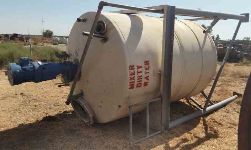 2250 Gal Stainless Steel Tank