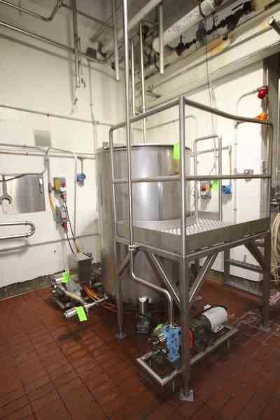 500 Gal Mueller Stainless Steel Tank