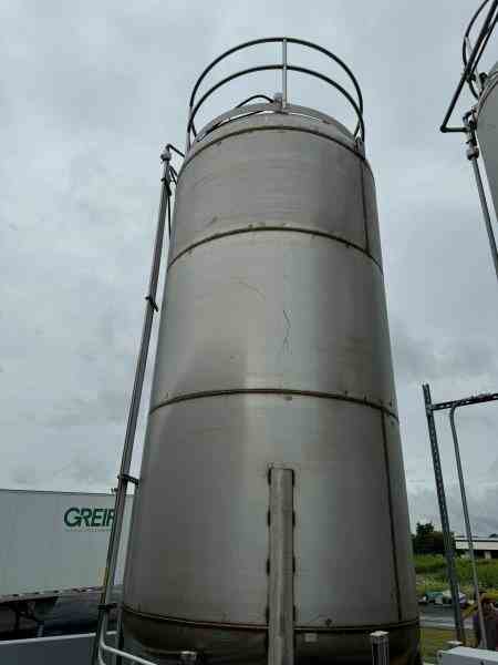 5500 Gal K&E Fabricating Stainless Steel Tank