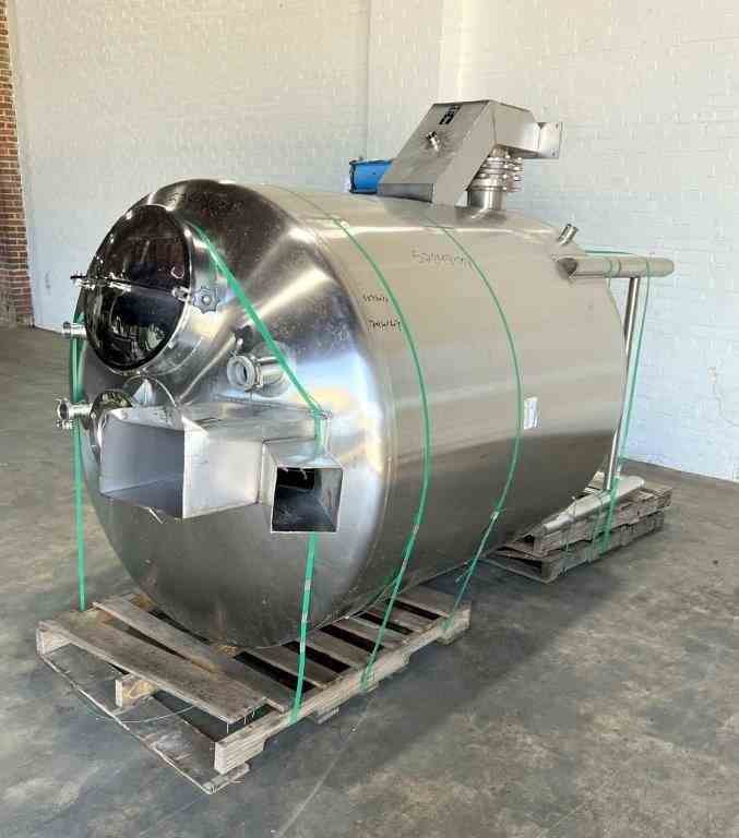 700 Gal Stainless Steel Tank